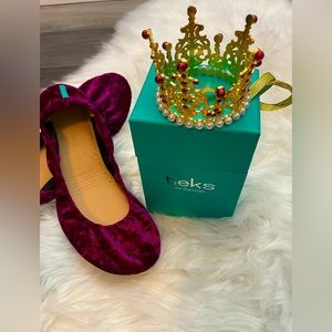 👑NIB Tyrian Tieks👑